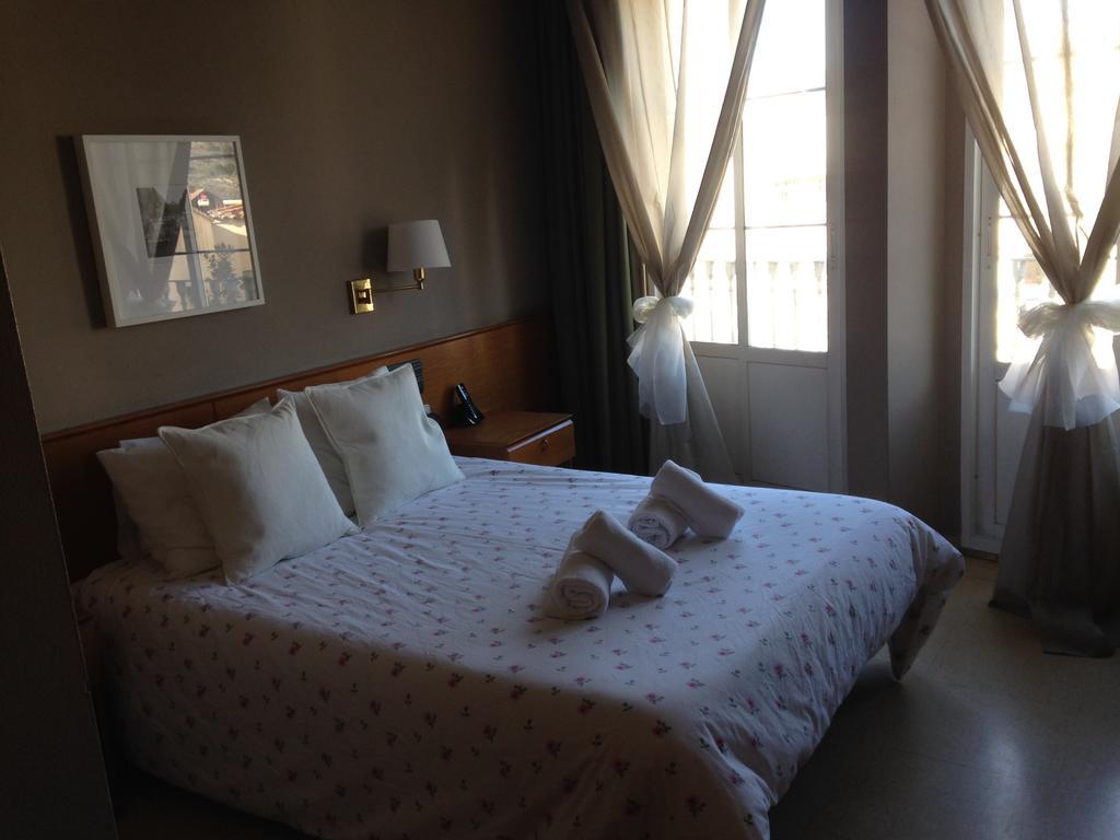 Hotel Manel Martorell Zewnętrze zdjęcie